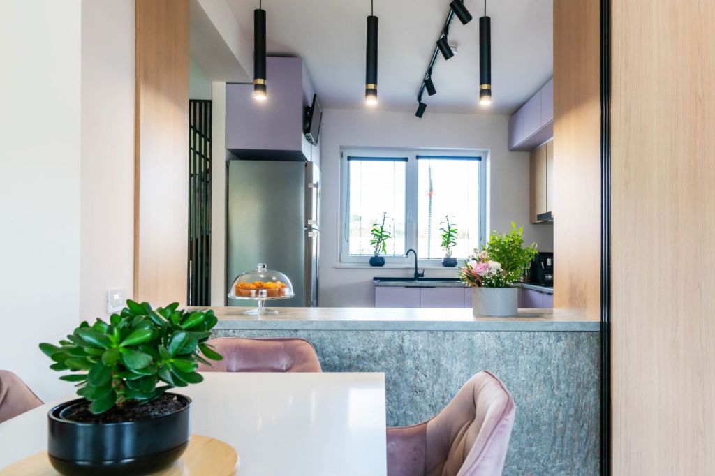 bucatarie lila zona dining
