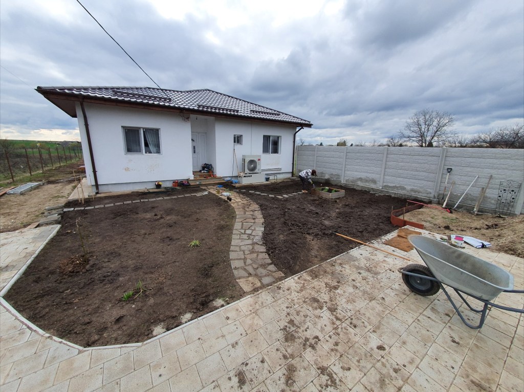 Casa de 52.000 de euro cumpărată la gri de cei doi tineri