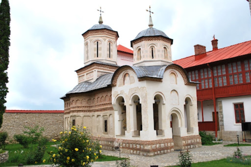 stilul brâncovenesc - biserica arnota