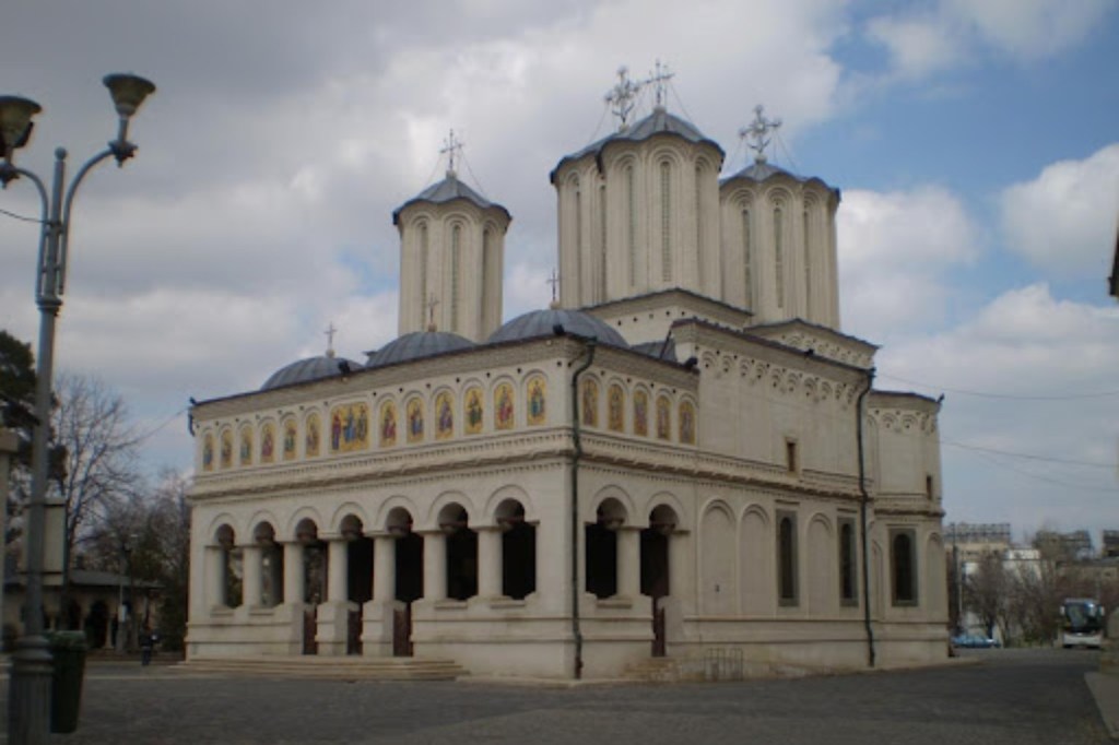 stilul brâncovenesc - biserica sinaia