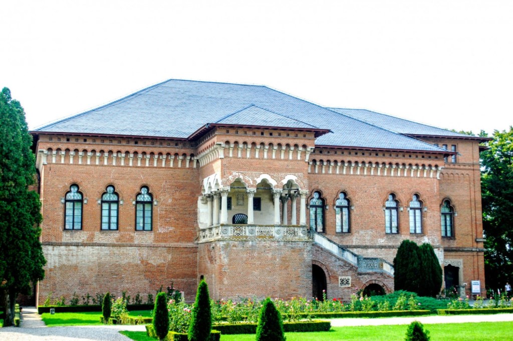 stilul brâncovenesc - palatul mogosoaia 1