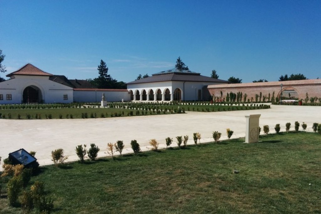 stilul brâncovenesc - palatul potlogi2