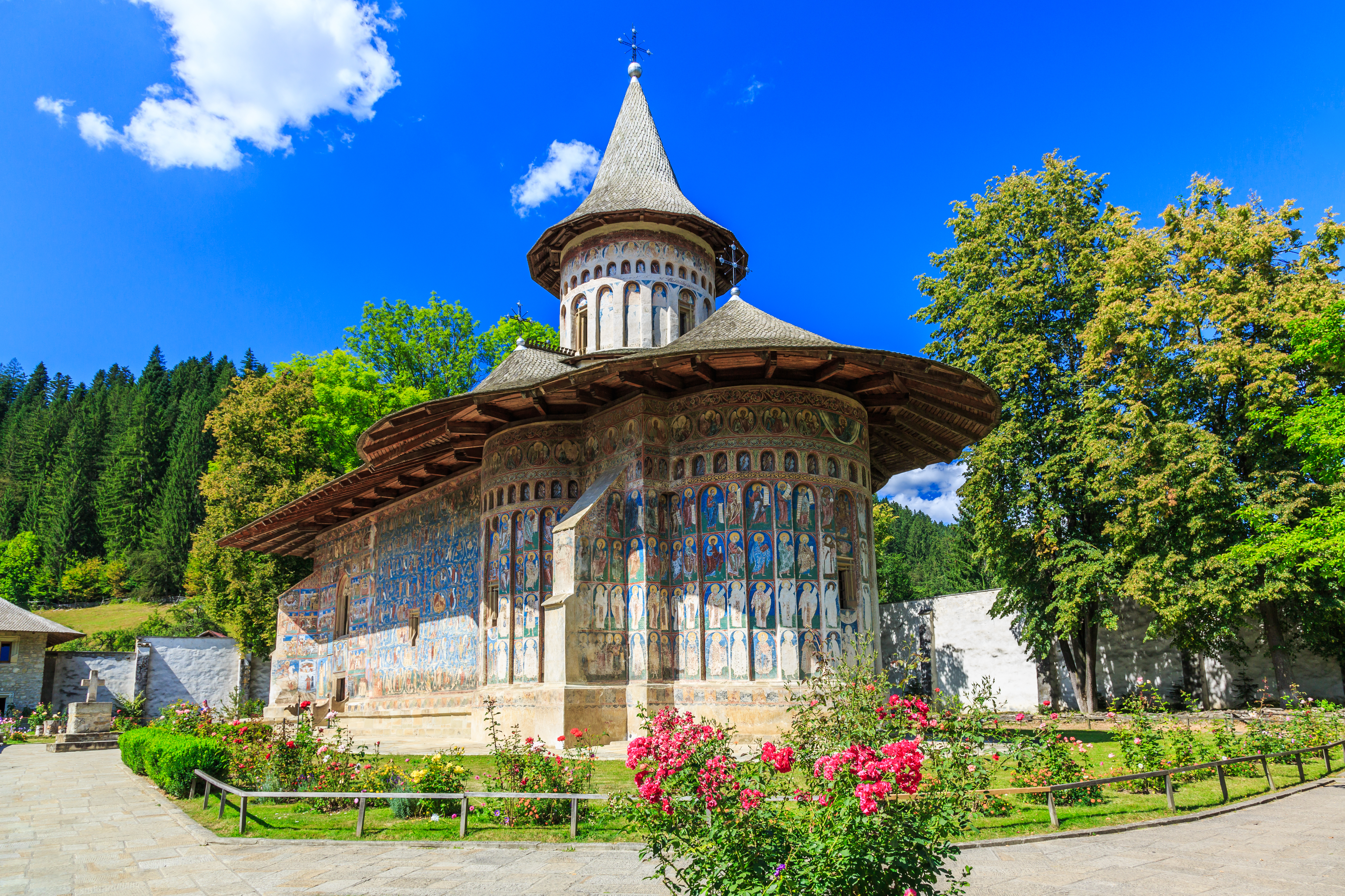 Frescele vorbesc despre viața moldovenilor din Evul Mediu
