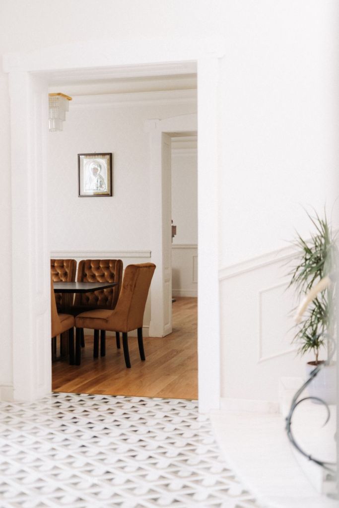 amenajare dining parchet