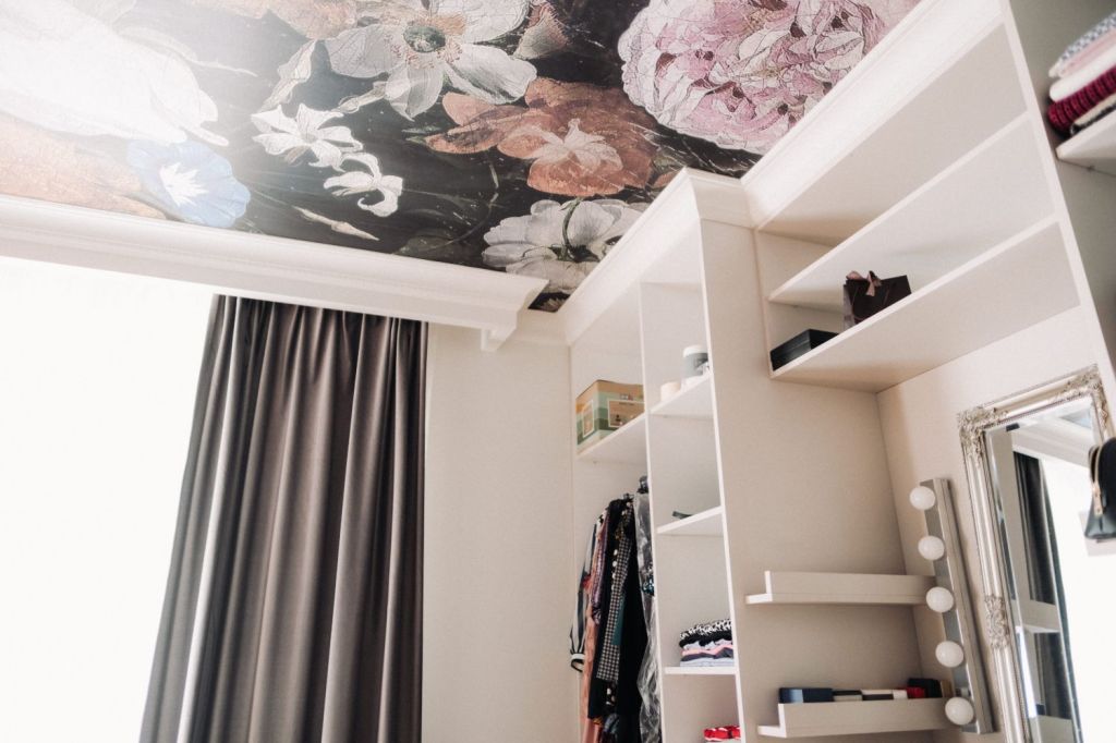 amenajare tavan tapet design first