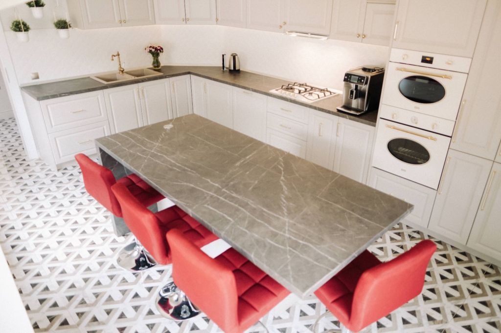 bucatarie cu insula design first