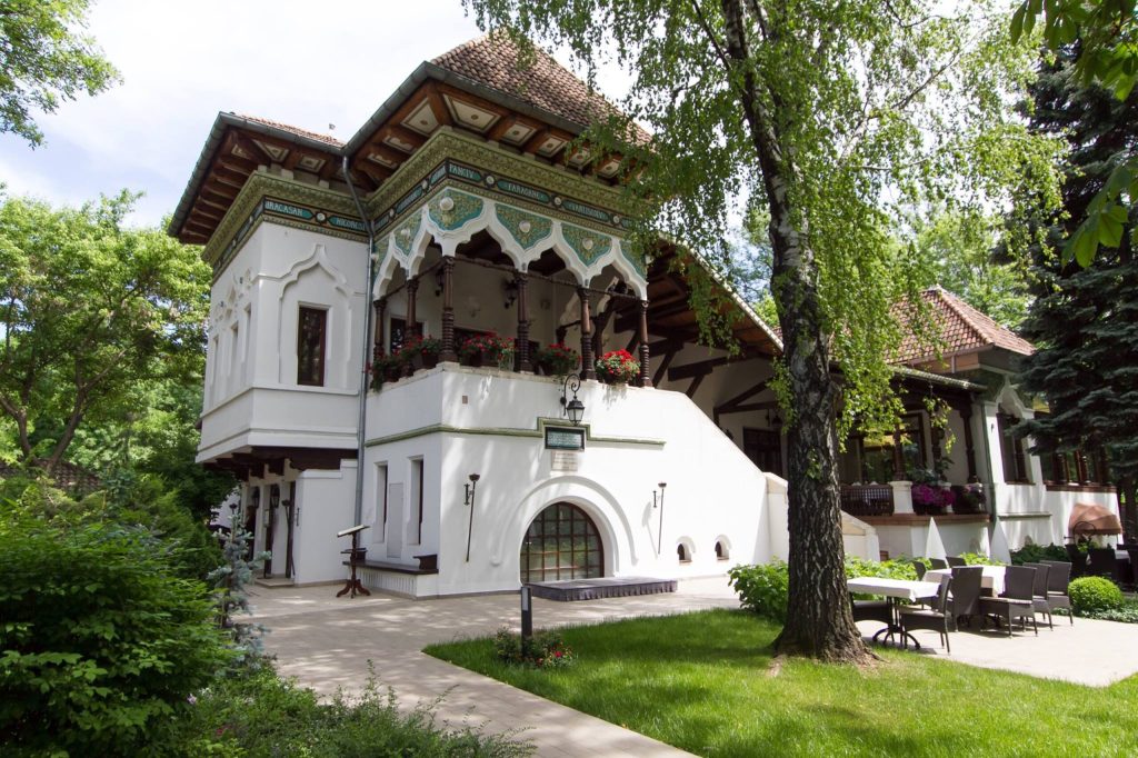 stilul neoromanesc - header