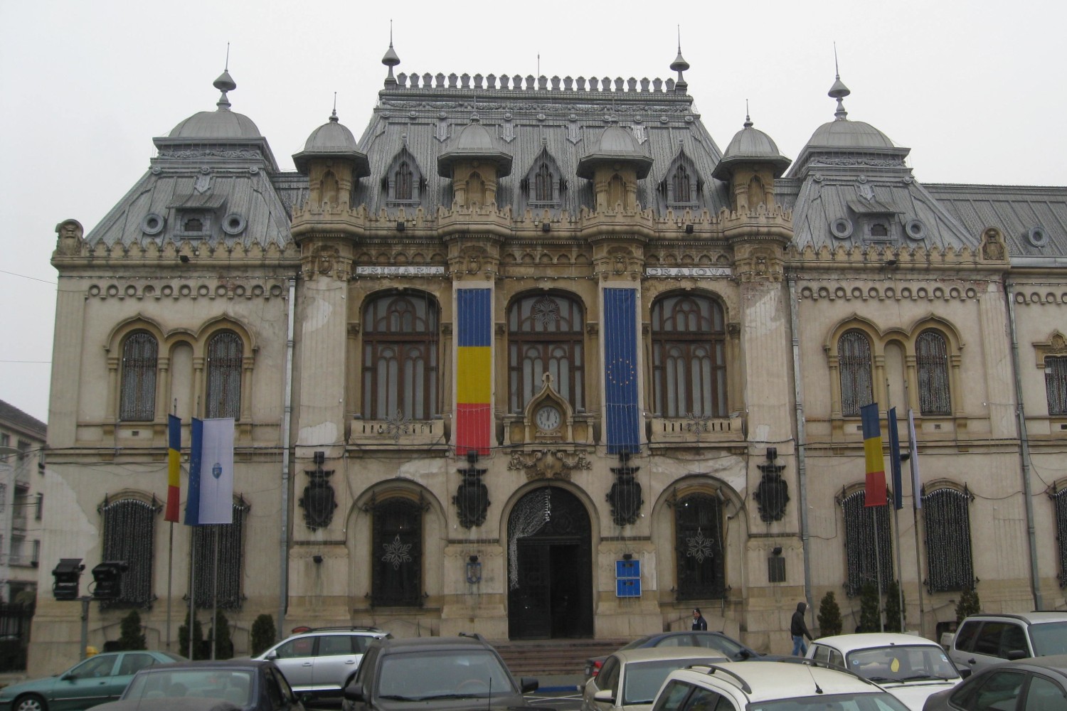 stilul neoromanesc - primaria craiovei