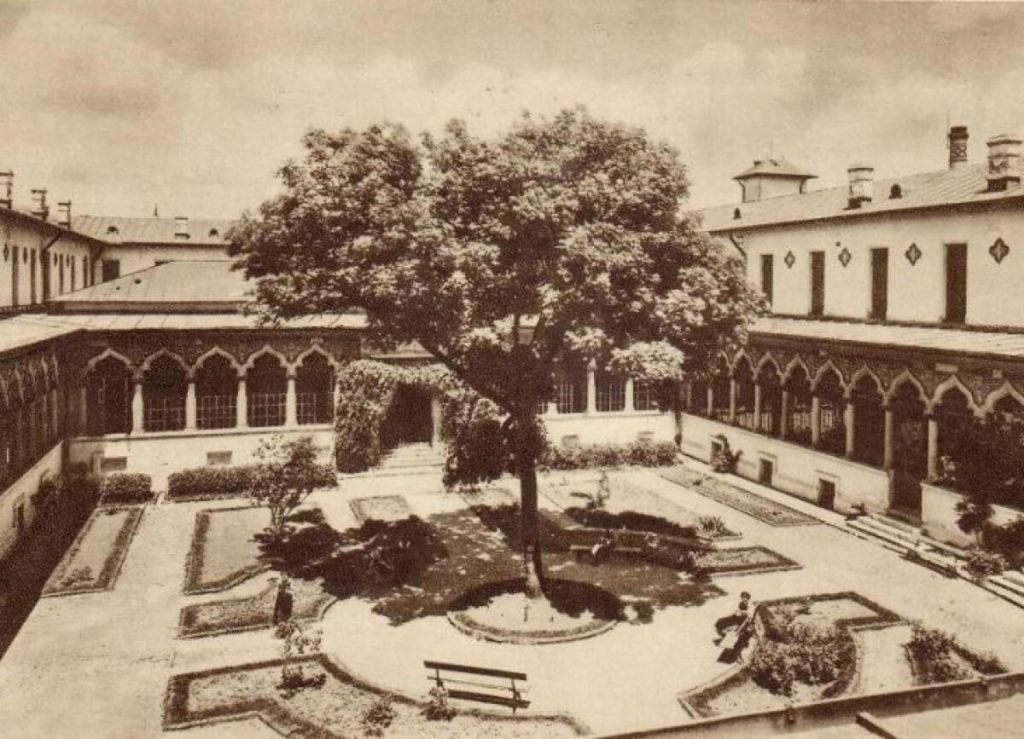 stilul neoromanesc - scoala centrală de fete- veche 1