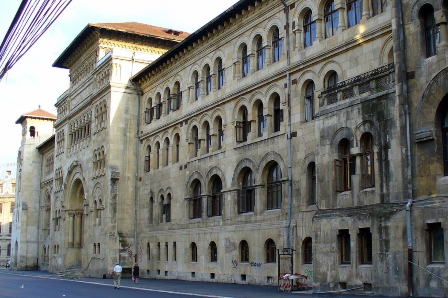 stilul neoromanesc - universitatea de ahitectura ion mincu