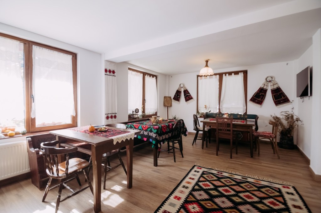 Ioana și cumnata ei s-au ocupat de designul interior autentic și modern