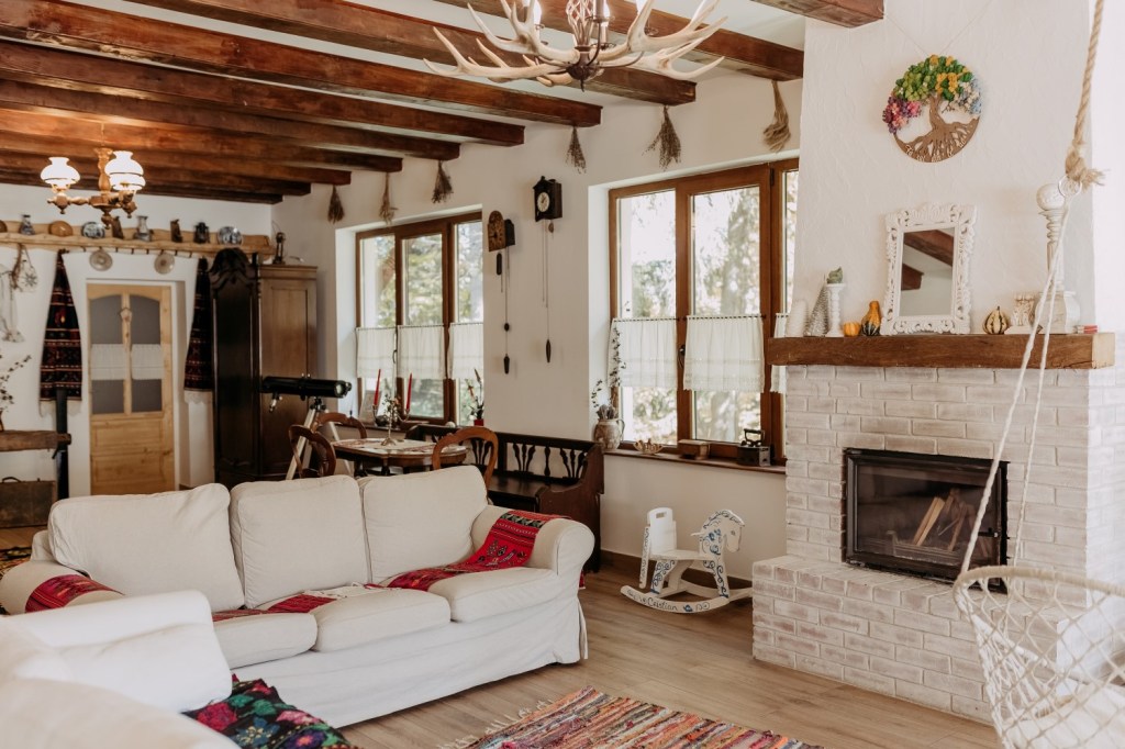 Ioana și cumnata ei s-au ocupat de designul interior autentic și modern