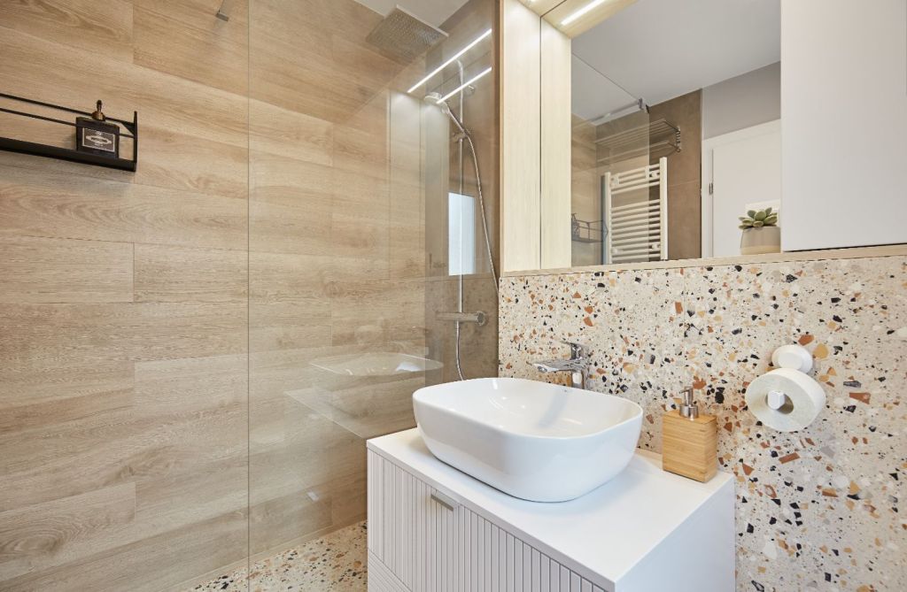 Amenajare baie moderna cu terrazzo - vila Pipera - arh. Cristina Micu