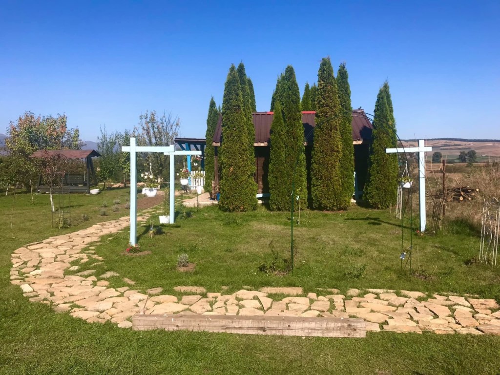 Când și-a pierdut orice speranță, Dana a luat-o de la capăt și a transformat căsuța