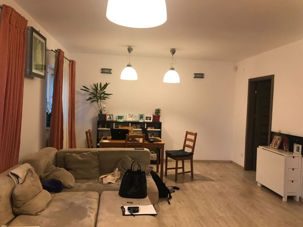 Living inainte de renovare - vila Pipera