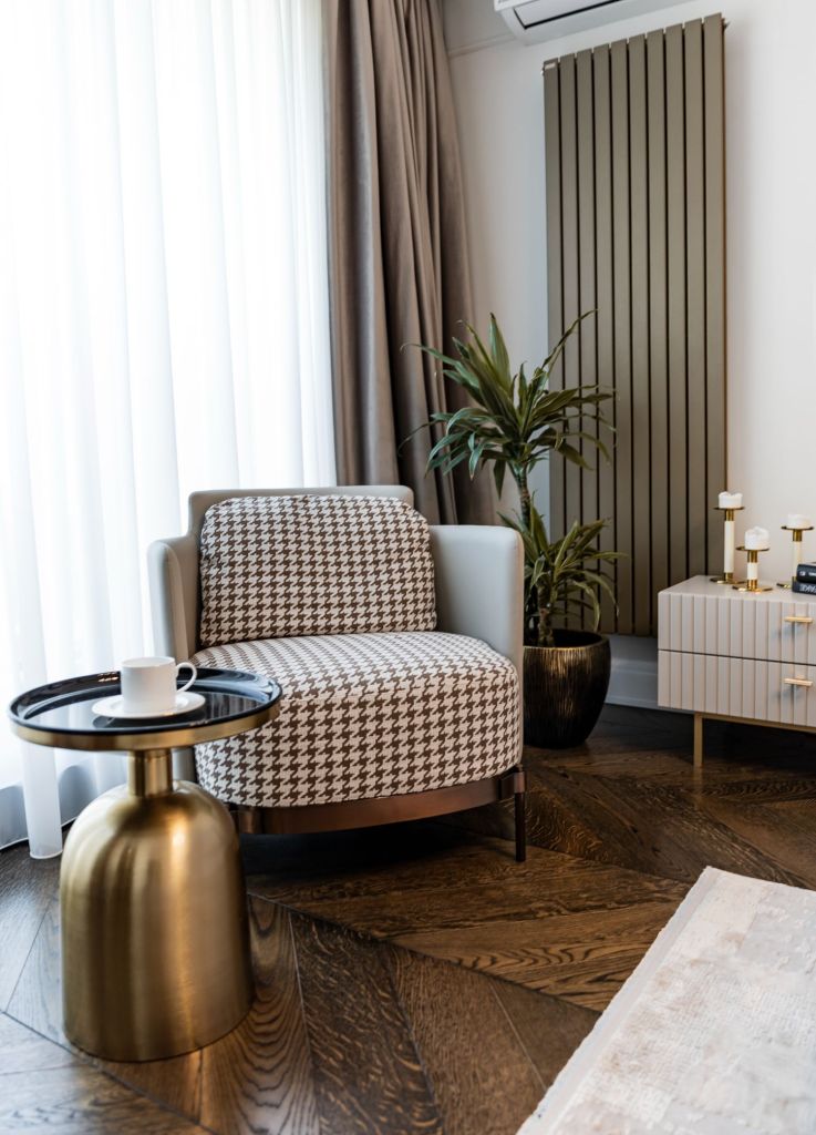 Amenajare dormitor elegant fotoliu - penthouse Bucuresti - ACOS Design - Andrei Costea