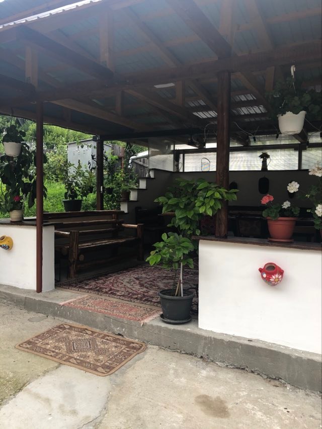 Proprietara s-a ocupat de fiecare element din construcția foișorului