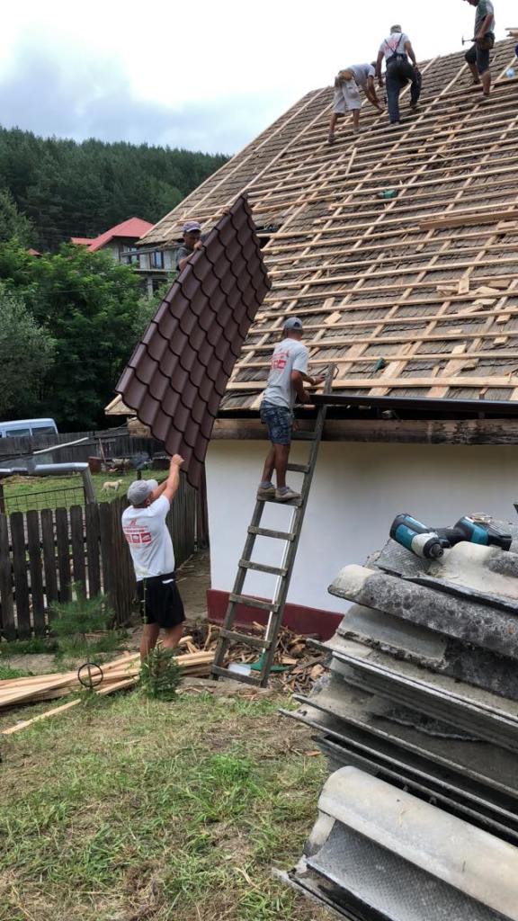 Acoperișul casei a fost schimbat în totalitate și a costat 10.000 de euro