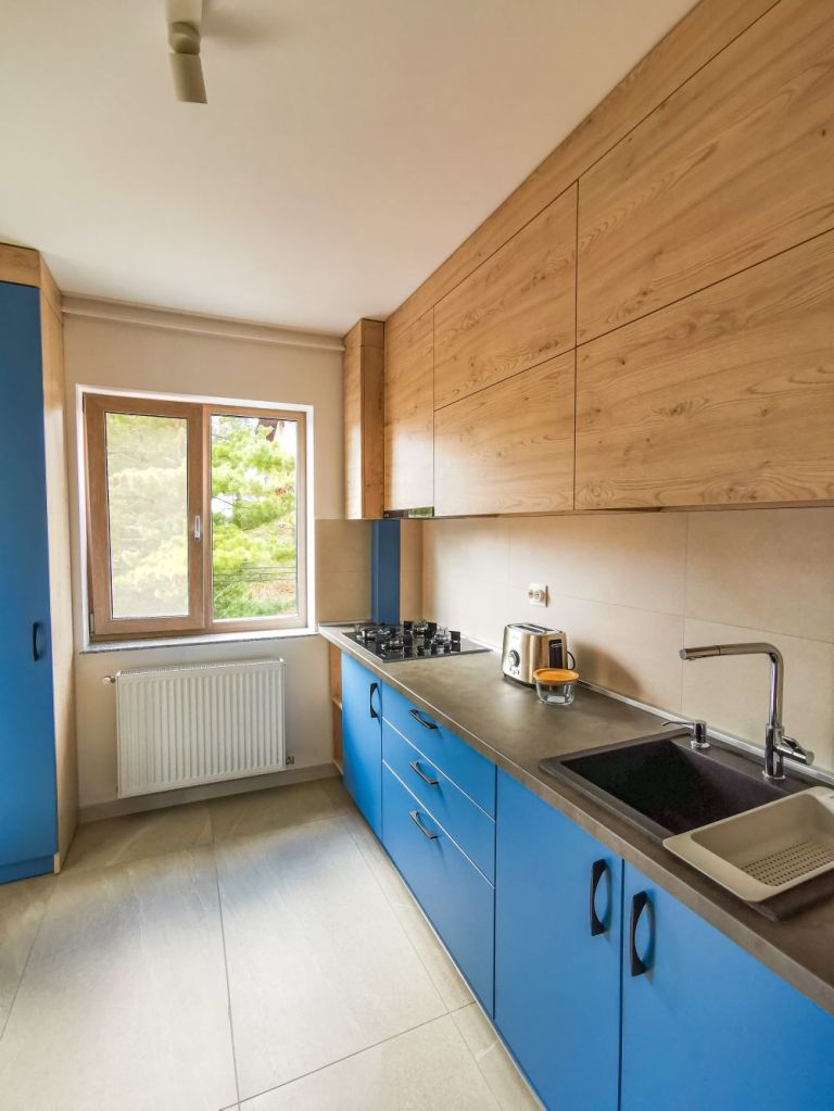 amenajare bucatarie albastra noa