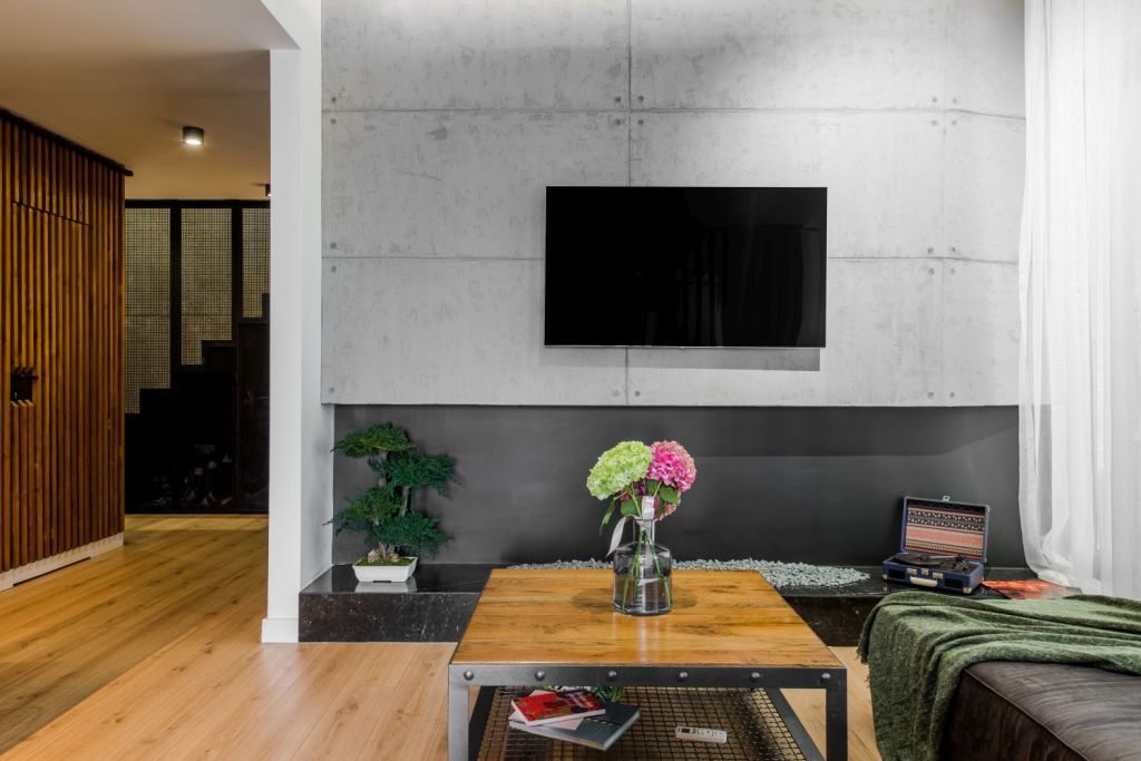 perete multimedia masuta cafea lemn vechi de 100 ani