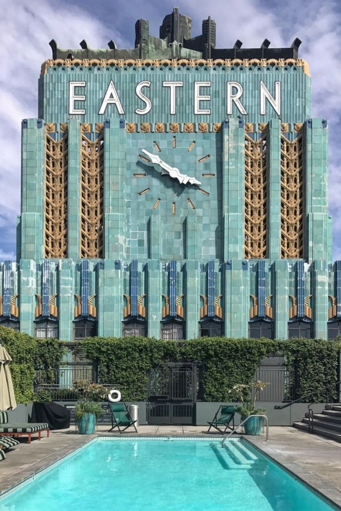 stilul art deco - eastern columbia building - zgarie nori