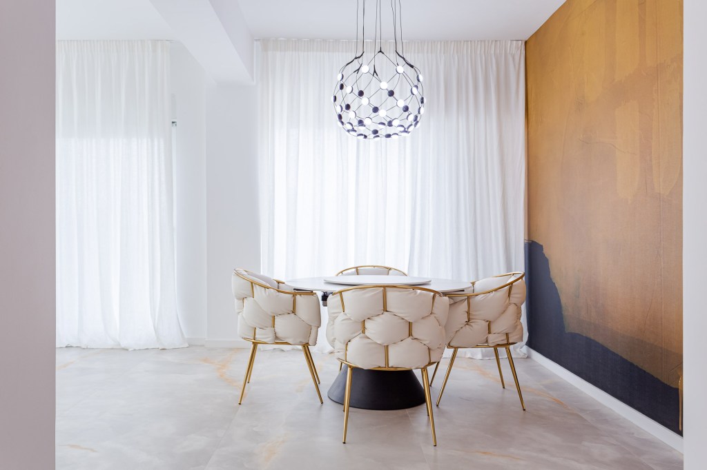 apartament la mare zona luat masa