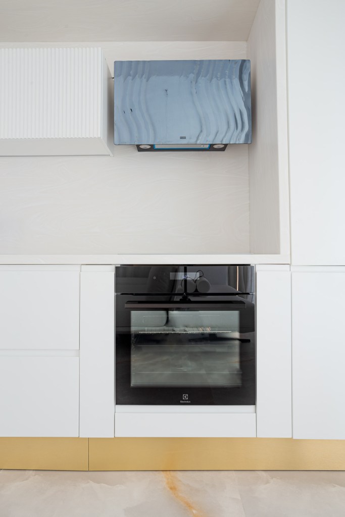 apartament la mare electrocasnice bucătărie