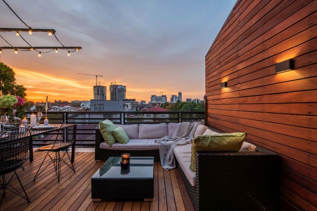 zona de canapea terasa floreasca