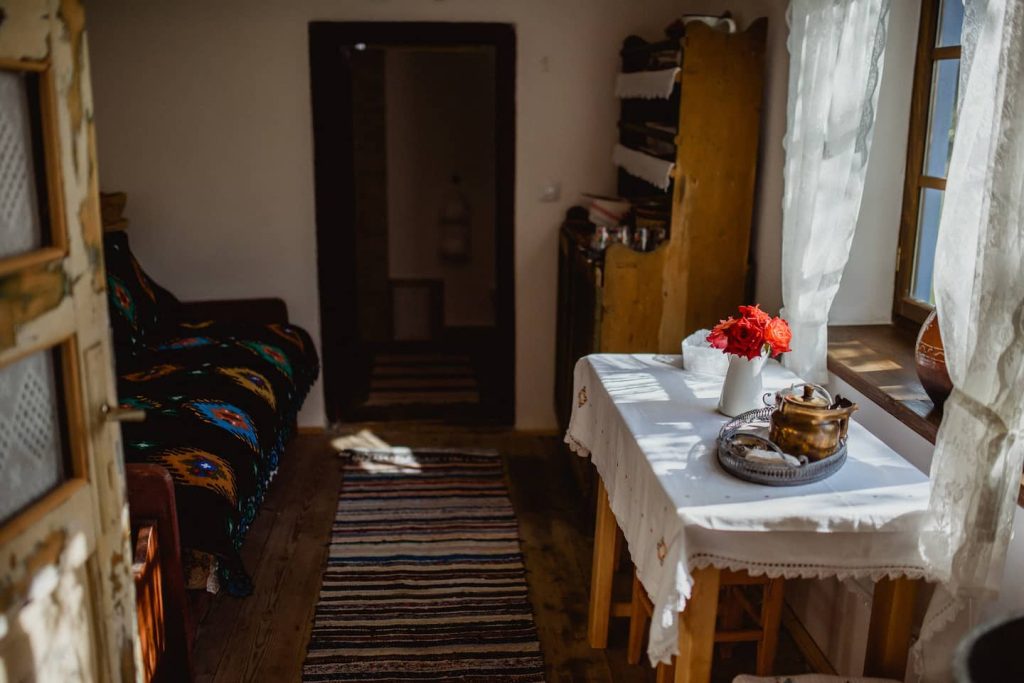 Cazări Porumbacu de Sus: La Mama Anica