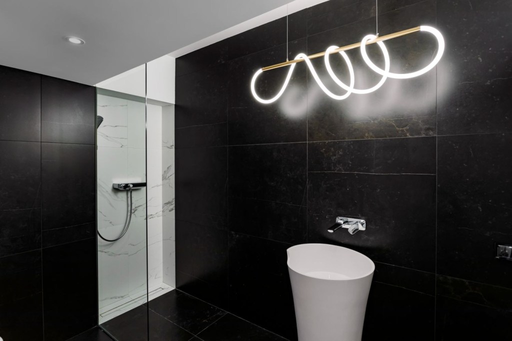 apartament slab iluminat - culori5