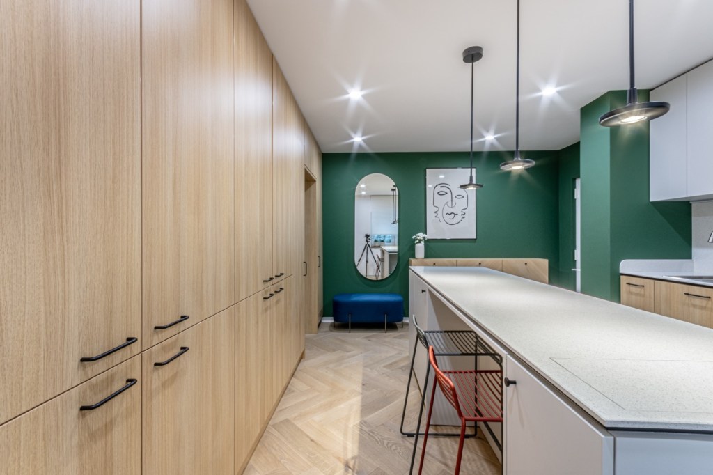 apartament slab iluminat - culori6