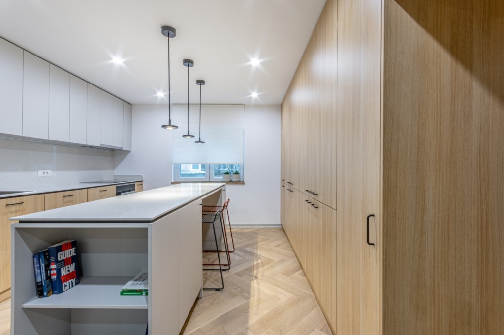 apartament slab iluminat - lumini5