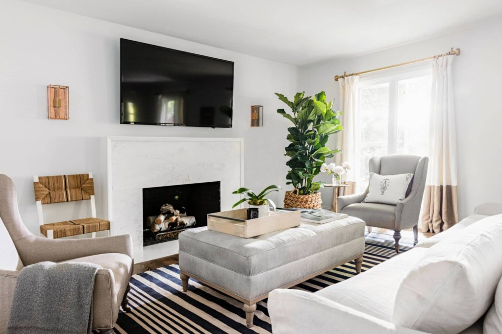 apartament slab iluminat - perdele2