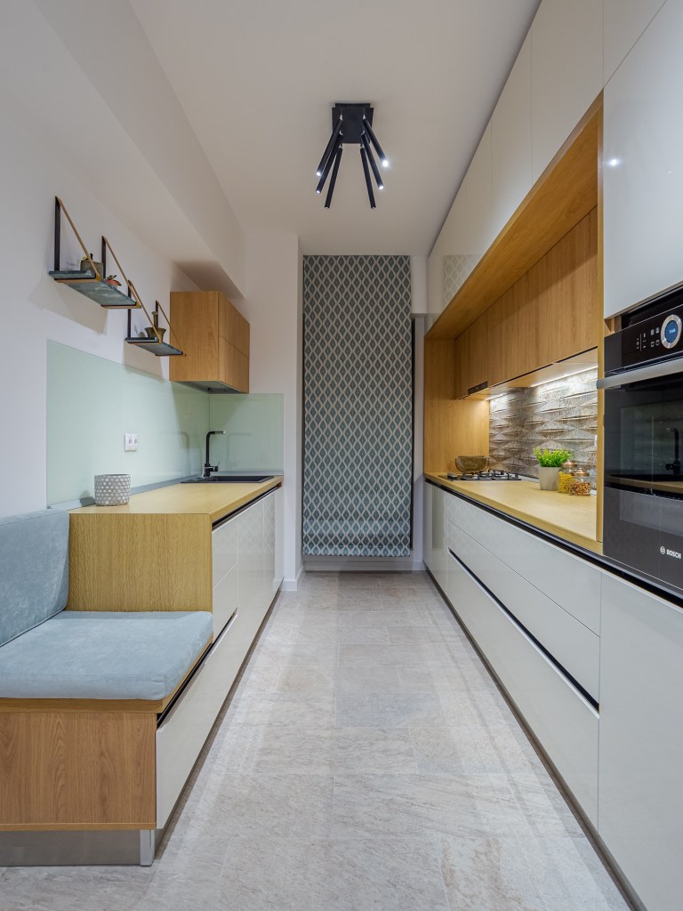 Amenajare duplex București - Interiology arh. Alexandru Bucur - bucatarie minimalista alba