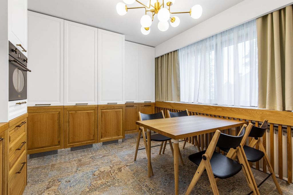 amenajare duplex bucatarie lemn