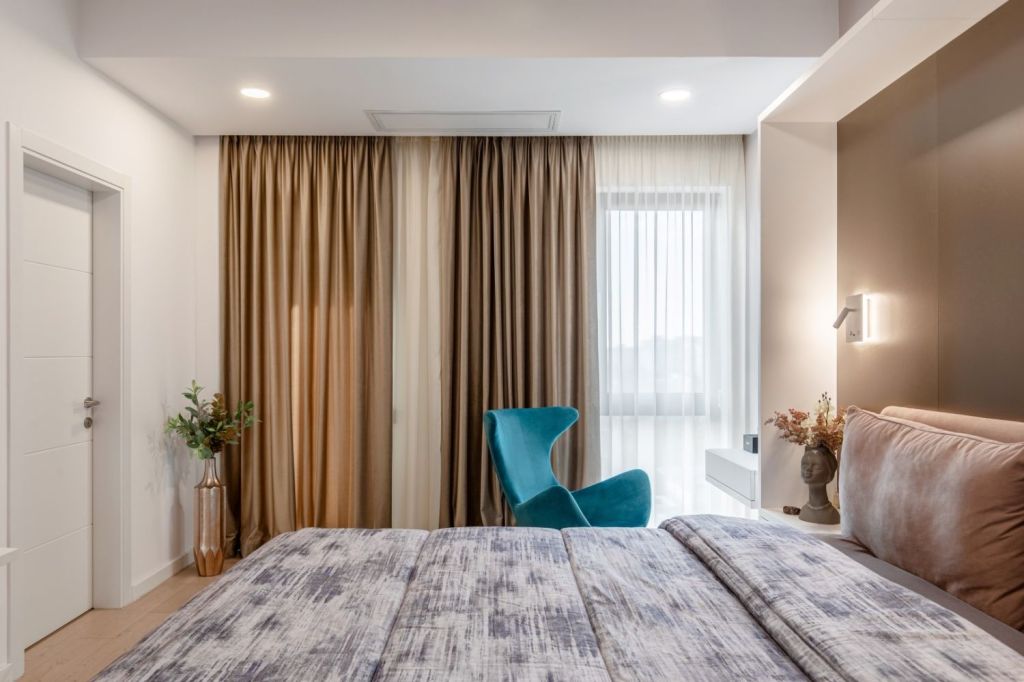 Apartament Bucuresti - dormitor elegant - design interior Interiology arh. Alexandru Bucur (3)