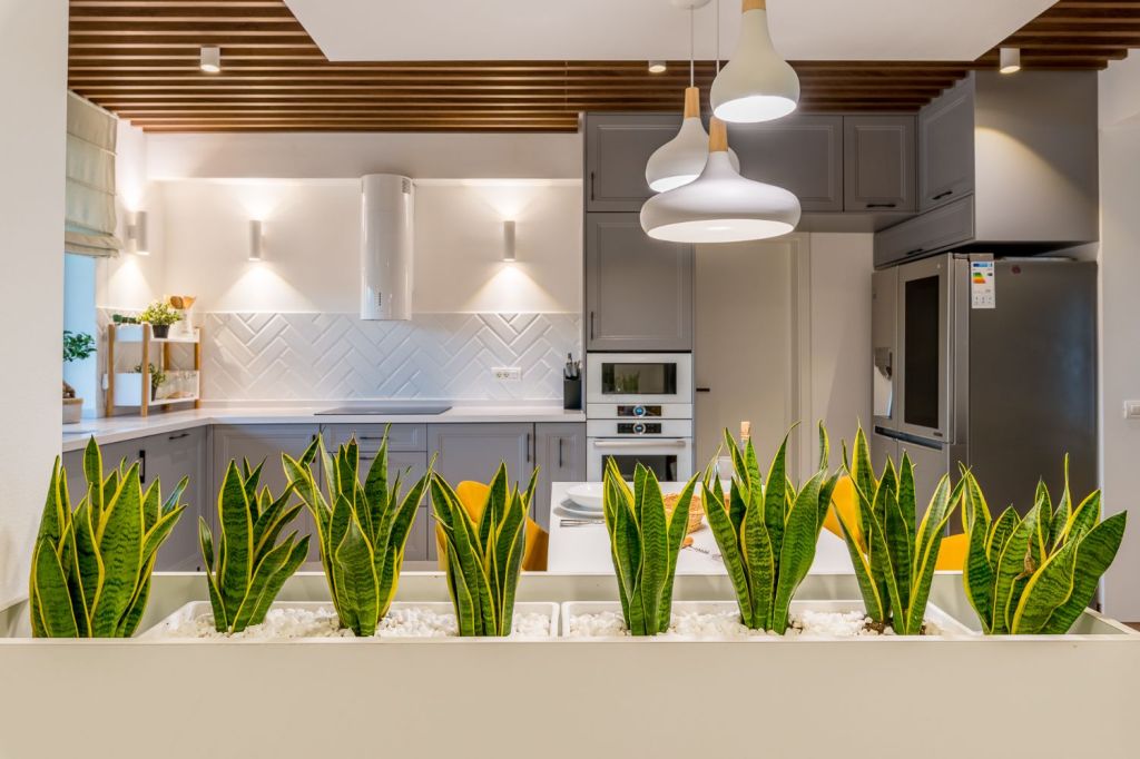 Bucatarie gri si alb - Casa Bihor - amenajare luxury Launtric Design - ADAS and More (6)