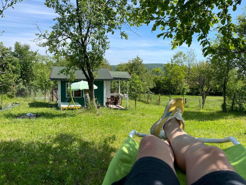 În 2019, Paul a hotărât să închidă foișorul și să construiască un tiny de 9 metri pătrați