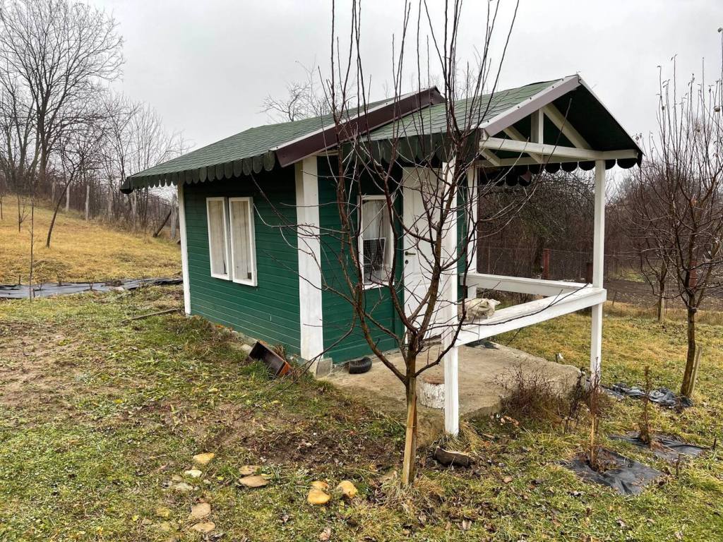 În 2019, Paul a hotărât să închidă foișorul și să construiască un tiny de 9 metri pătrați