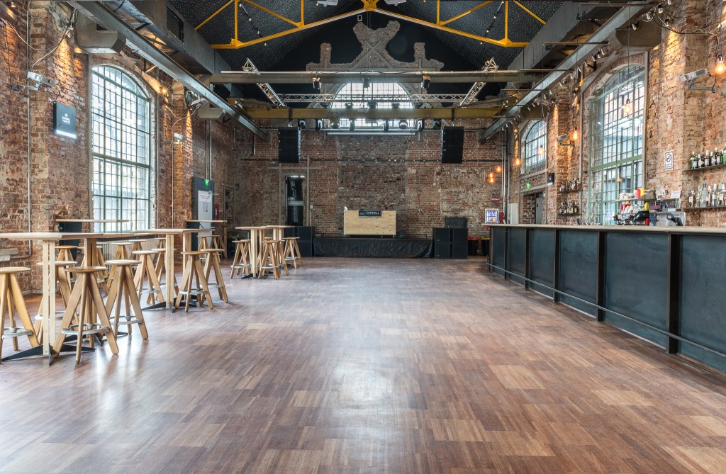 Expirat Halele Carol