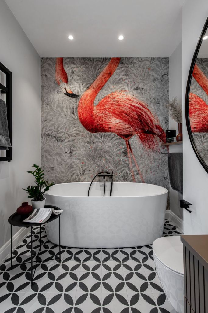 amenajare baie tapet flamingo