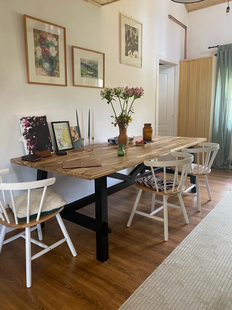 Sînziana nu a vrut un loc minimalist, ci simplificat la esență