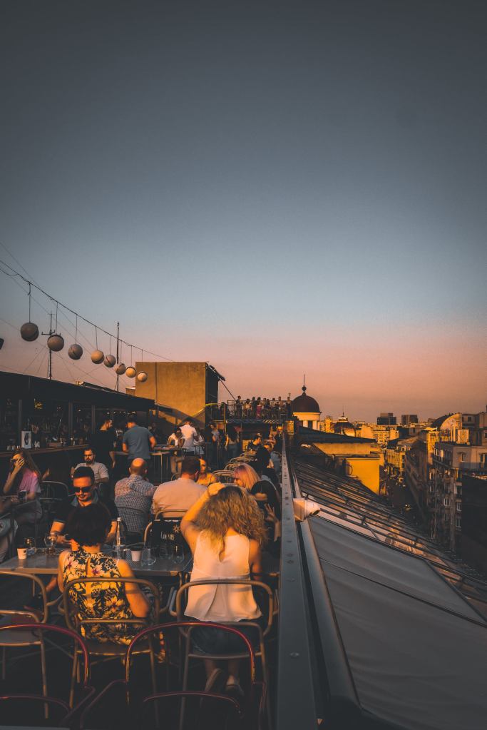 Linea /Closer to the moon