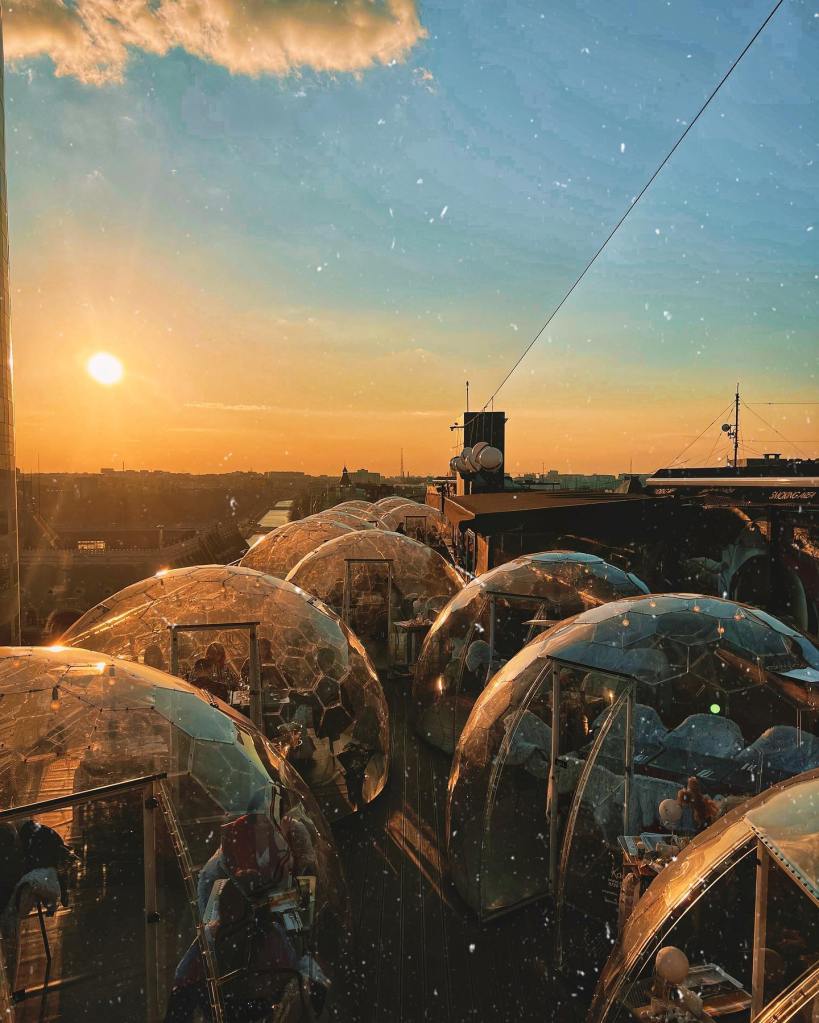 Linea /Closer to the moon