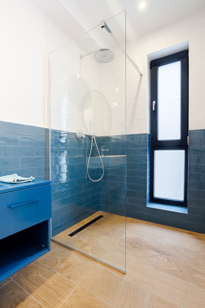 Amenajare casa Bucuresti iDecorate - baie albastra baiat (3)