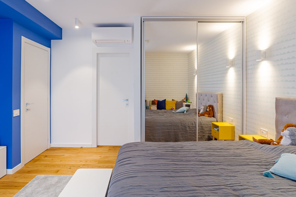 Amenajare casa Bucuresti iDecorate - dormitor albastru baietel (5)