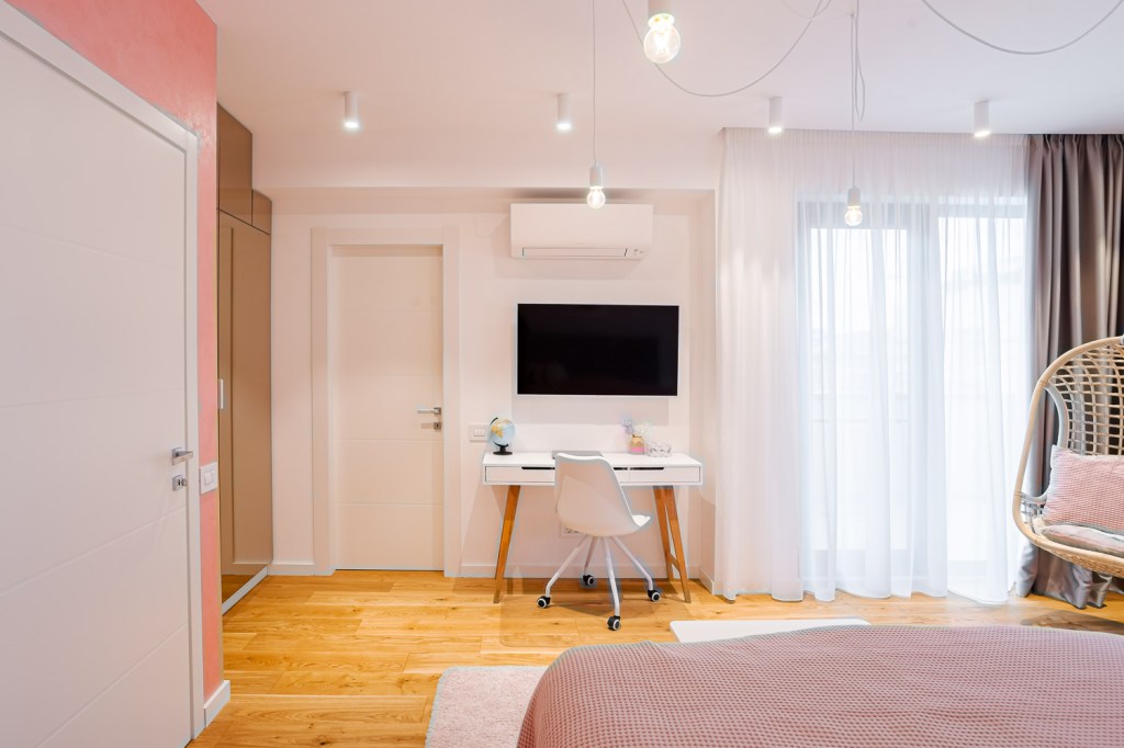 Amenajare casa Bucuresti iDecorate - dormitor roz fetita (4)