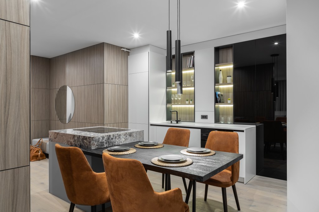 Apartament A5 renovare bucatarie destinata socializarii pure mess design