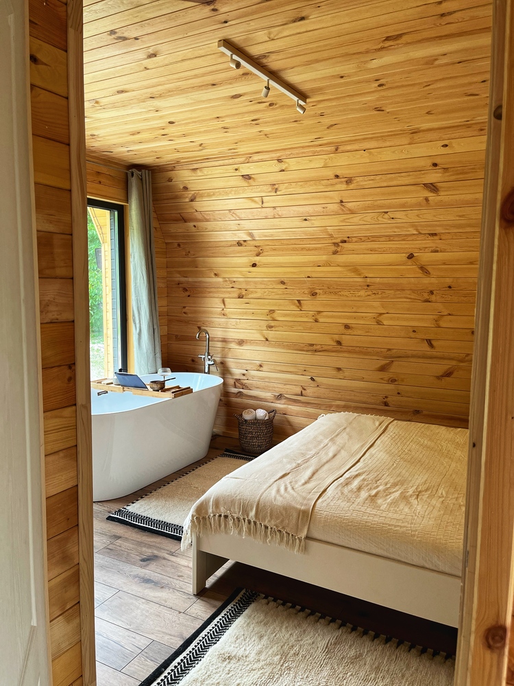 Maria s-a ocupat atât de design, cât și de mobilier