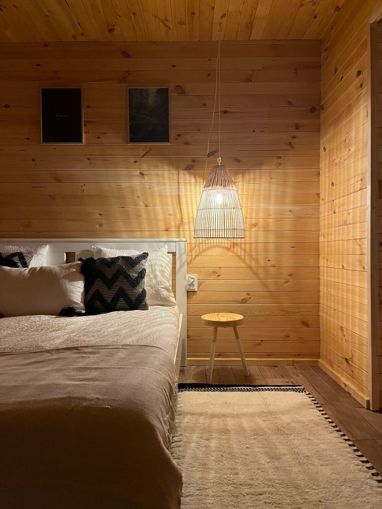 Construcția a costat 110.000 de euro, iar mobilierul undeva la 15.000 de euro